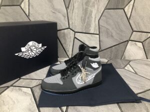 Jordan 1 Retro High Dior – Shadow Black